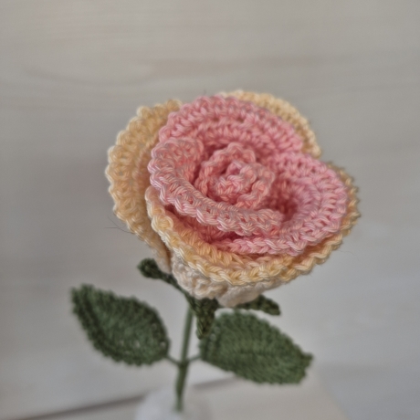 Rose - rosa/weiß (Häkelblume)