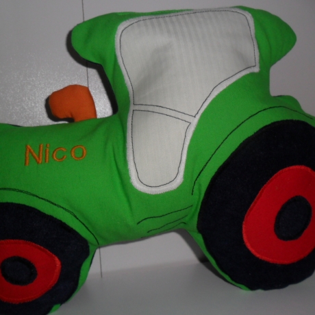 Kuschelkissen grüner Traktor