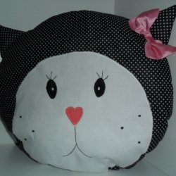 Kuschelkissen schwarzes Kätzchen