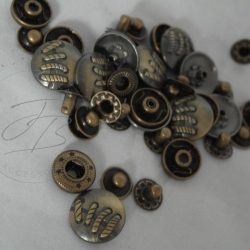 Druckknopf Nr. 2 rund aus Metall (831)