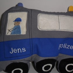 Kuschelkissen Polizeiauto mit gesticktem Fahrer in der Tür 