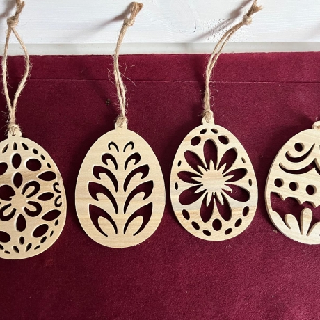 Ostereier Anhänger aus Holz mit Muster – gefräst – naturbelassen