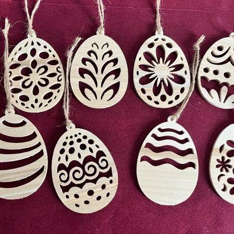 Ostereier Anhänger aus Holz mit Muster – gefräst – naturbelassen