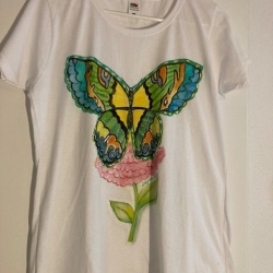 Handbemaltes Fruit of the Loom-T-Shirt Schmetterling, Größe L