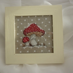Stickbild Fliegenpilz im Holz-Bilderrahmen