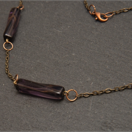  Halskette mit violetten Glasperlen – Halsschmuck Elegant 
