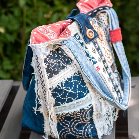 Designertasche - UPCYCLING Jeans-Tasche mit Sashiko-Stickerei