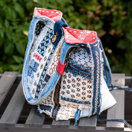Designertasche - UPCYCLING Jeans-Tasche mit Sashiko-Stickerei