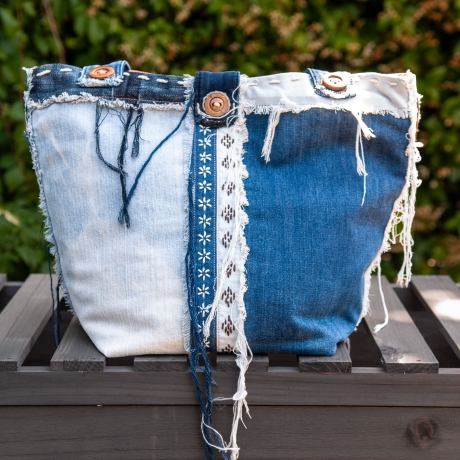 Designertasche - UPCYCLING Jeans-Tasche mit Sashiko-Stickerei