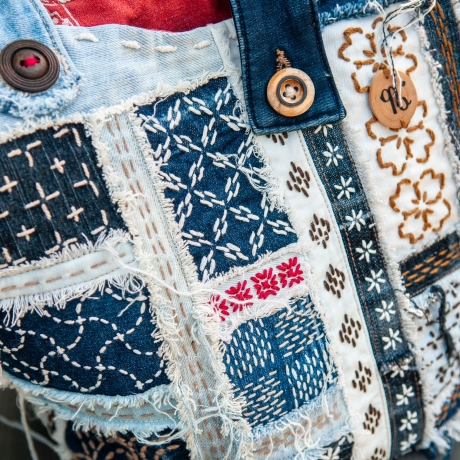 Designertasche - UPCYCLING Jeans-Tasche mit Sashiko-Stickerei