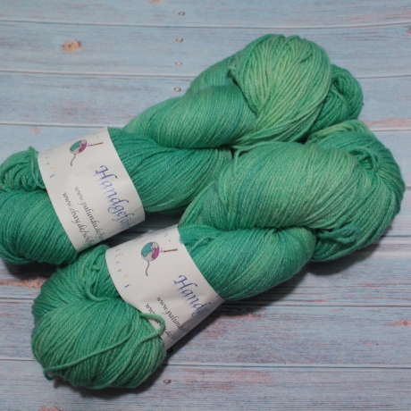 Handgefärbte Wolle Merino-Seide Seidenhimmel 19/18