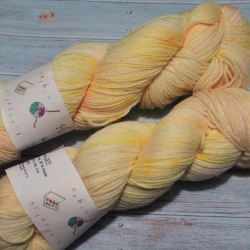 Handgefärbte Wolle Merino-Seide Seidenhimmel 22/7