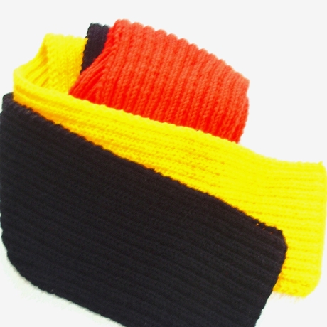 Strickschal FanSchal Deutsche Nationalfarben von Hobbyhaus