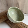 Handgemachte Keramik - getöpferte Schale hellgrün mit Muster