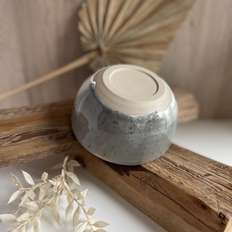 Handgemachte Keramik - getöpferte Schale weiß grau Farbverlauf