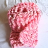 Schal Bändchengarn in weiss-rosa handgestrickt von Hobbyhaus
