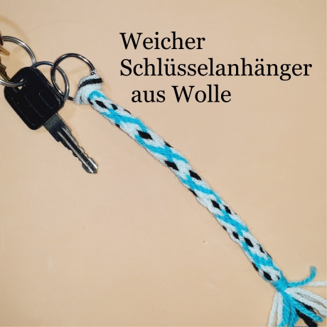 Taschenanhänger Schlüsselanhänger Ranzenbaumler aus weicher Wolle