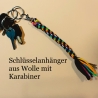 Taschenanhänger Schlüsselanhänger Ranzenbaumler aus Wolle Regenbo