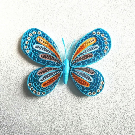 1 Schmetterling, verschiedene Farben, bunt, festes Papier,
