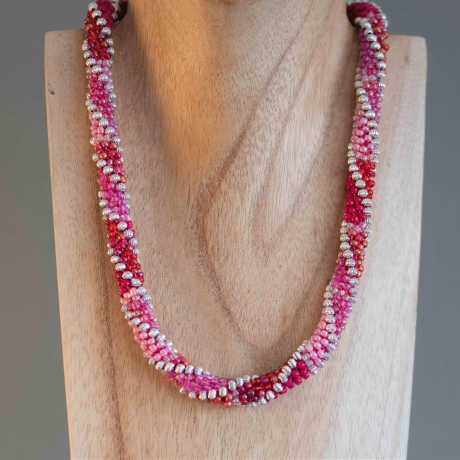 Collier, Häkelkette, Halskette Relief pink-silber-rosa, 47 cm