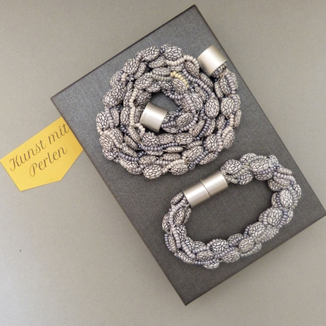 Schmuckset grau, Häkelkette und Armband, Acryl- + Glasperlen