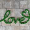 Moosbild Love - Schriftzug aus Holz und Moos