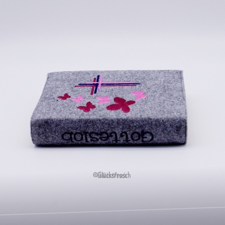 Gotteslobhülle, Filz, Kreuze und Schmetterlinge, gestickt