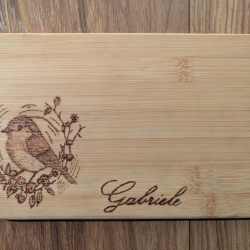 Frühstücksbrettchen aus Holz mit Rotkehlchen 22x14