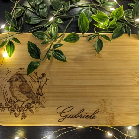 Frühstücksbrettchen aus Holz mit Rotkehlchen 22x14