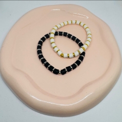 Personalisiertes Heishi Perlenarmband 