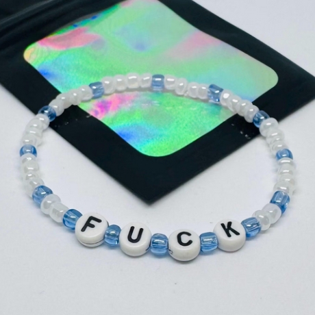 Perlenarmband mit Wunschtext | Statement