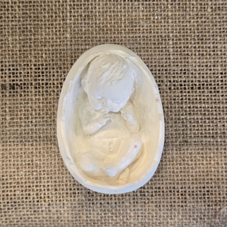 Deko Figur - Schlafendes Baby