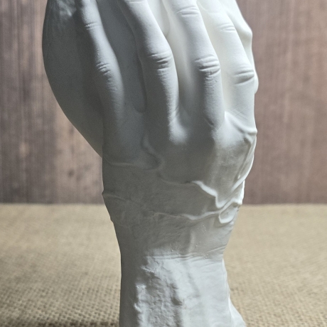 Deko Figur - Totenkopf - Skull  - Hand und Schädel - Halloween