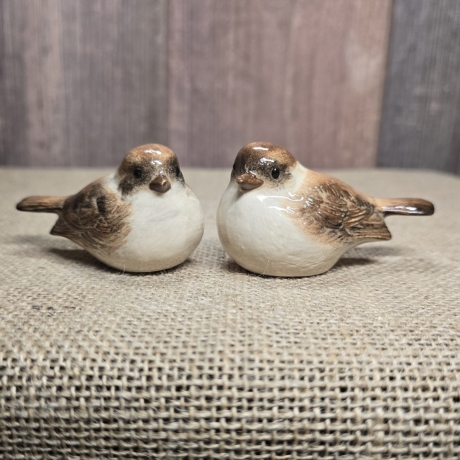 Spatz aus Keramik - Vogel - Handarbeit -