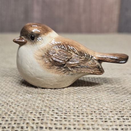 Spatz aus Keramik - Vogel - Handarbeit -
