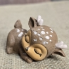 Deko Figur - Schlafendes Baby-Reh 3 - Bunt -