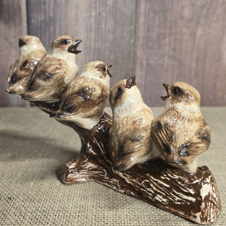 Keramik Figur - Spatzen auf Ast - Vogel -