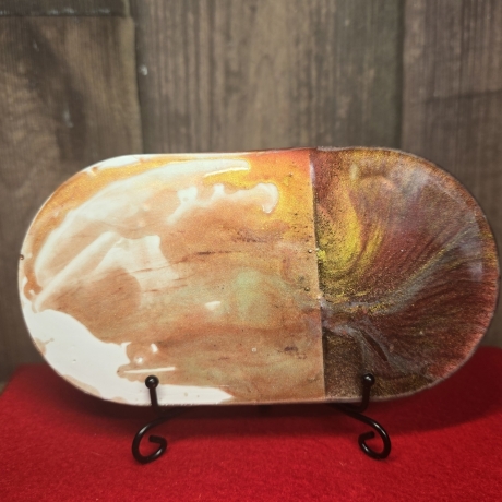 Bunte Deko-Schale aus Epoxidharz und Xyrarock.