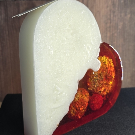 Dekorative Kerze aus Epoxid und Wachs - Herz - Rot - Weiß -