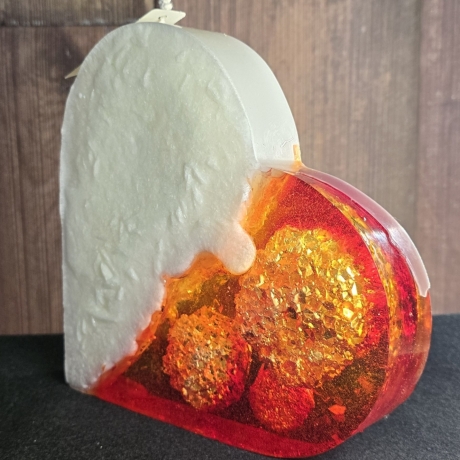 Dekorative Kerze aus Epoxid und Wachs - Herz - Rot - Weiß -