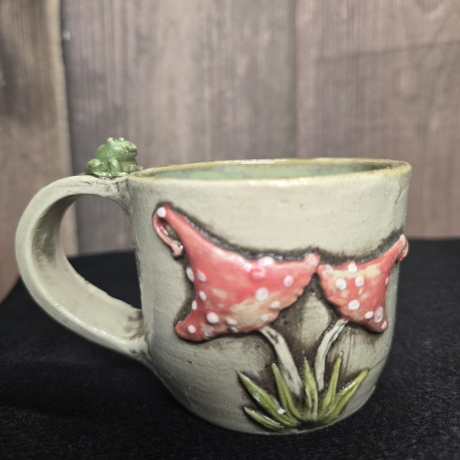 Keramik Becher - Pilze und Frosch - Handgeformt