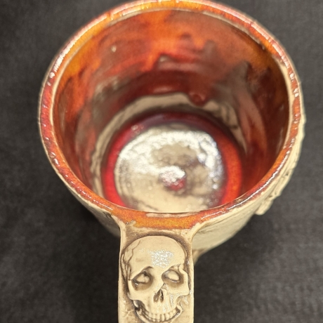 Keramik Becher - Tasse - Totenkopf mit Pistolen - Handgeformt