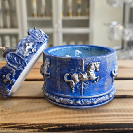 Deko Duftkerze in Schale - Karussell - Winterduft -