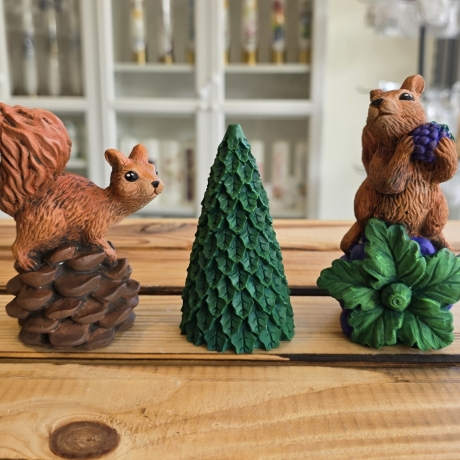 Eichhörnchen mit Tanne - 3er Set - Tierfigur -