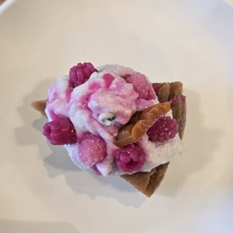 Dekorative Kerze - Himbeer- Kuchen - Törtchen - Handgegossen -