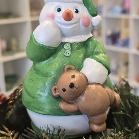 Keramik Schneemann mit Teddy - Weihnachtsdekoration -
