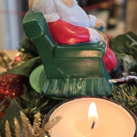 Weihnachtsmann aus Keramik - Schlafender Santa Claus -