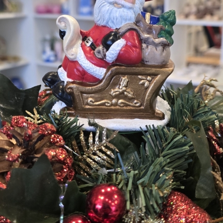 Weihnachtsmann auf Schlitten - Keramik - Weihnachtsdekoration -