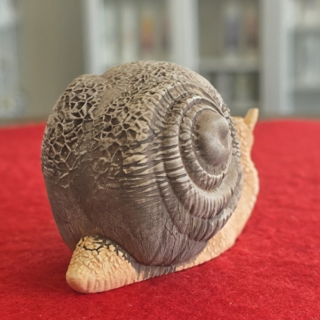 Deko Figur - Schnecke mit Totenkopfhaus - Skulptur