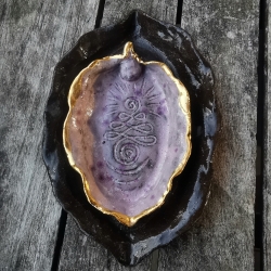 SchossRaumSchale   Yoni Womb mit Echtgold 